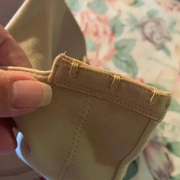 Cacique Womenβs Tan Bra Size 38DDD - Picture 7 of 16